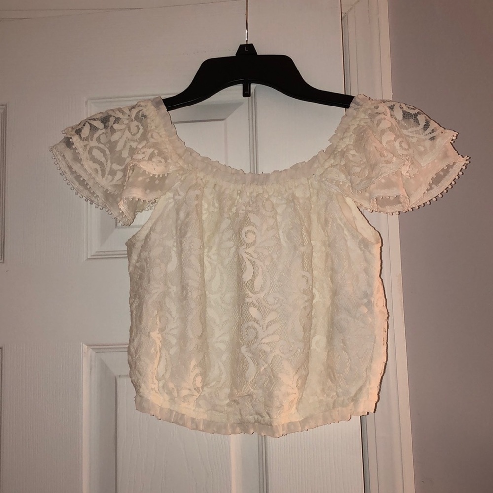 White Lace Off the Shoulder Abercrombie T-shirt